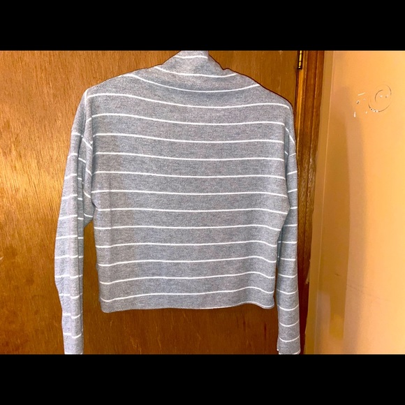 Crop top Sweater - Picture 1 of 2